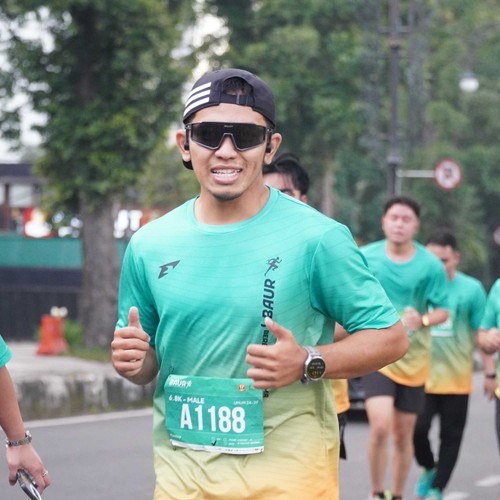 Race photo from BAUR RUN 2025