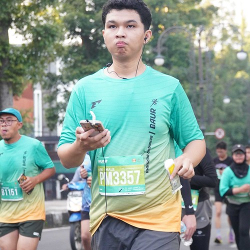 Race photo from BAUR RUN 2025