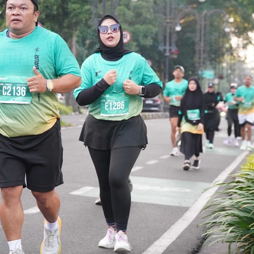 Race photo from BAUR RUN 2025