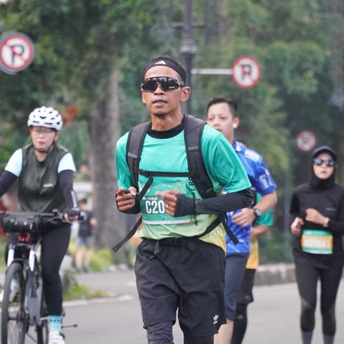Race photo from BAUR RUN 2025