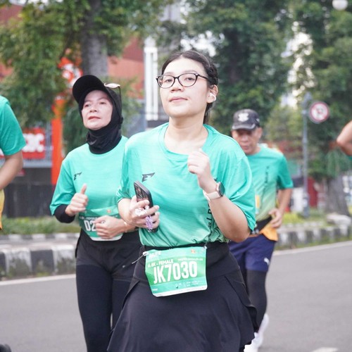 Race photo from BAUR RUN 2025