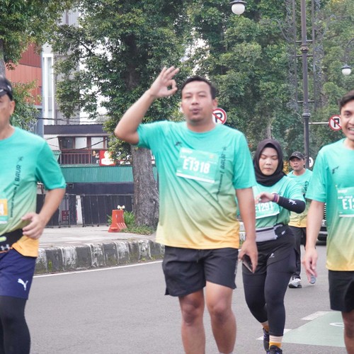 Race photo from BAUR RUN 2025
