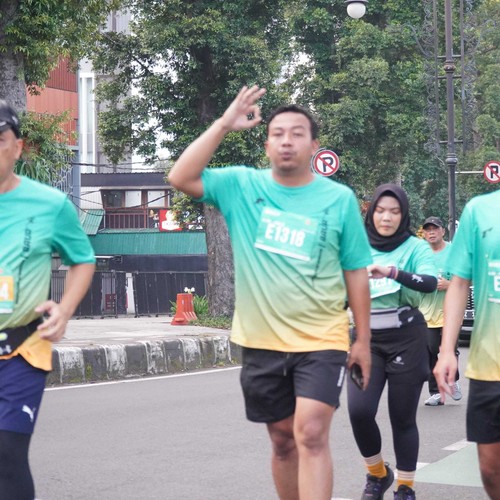 Race photo from BAUR RUN 2025