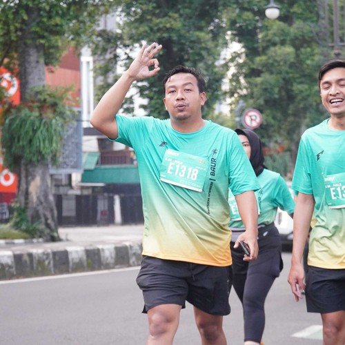 Race photo from BAUR RUN 2025