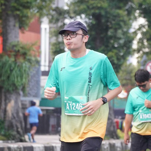 Race photo from BAUR RUN 2025