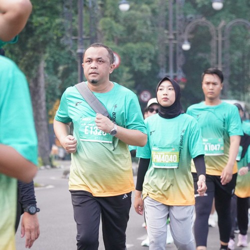 Race photo from BAUR RUN 2025