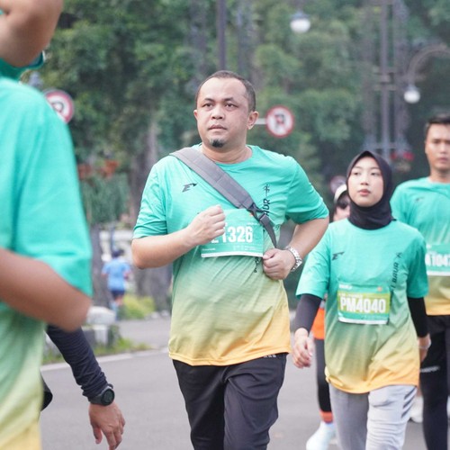 Race photo from BAUR RUN 2025