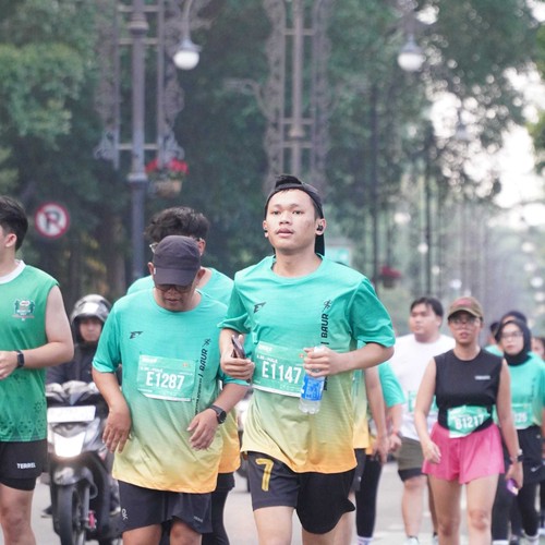 Race photo from BAUR RUN 2025