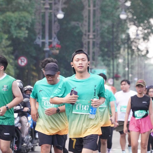 Race photo from BAUR RUN 2025