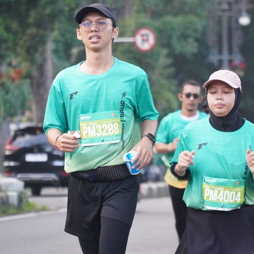 Race photo from BAUR RUN 2025
