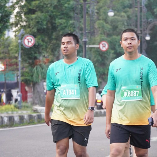 Race photo from BAUR RUN 2025