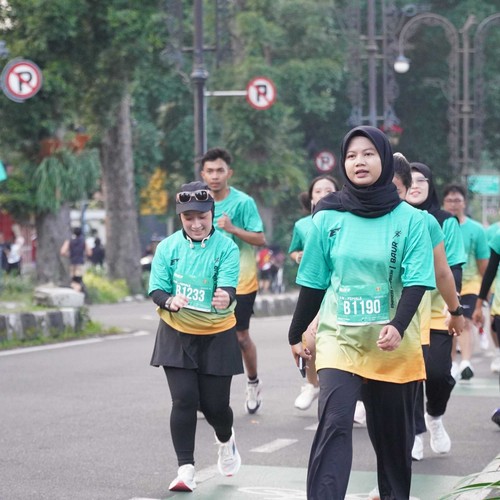 Race photo from BAUR RUN 2025