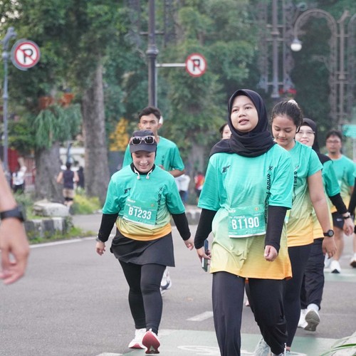 Race photo from BAUR RUN 2025
