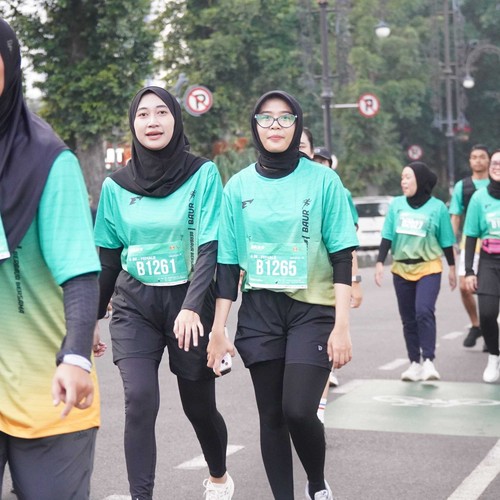 Race photo from BAUR RUN 2025