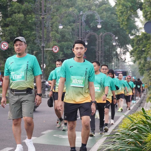 Race photo from BAUR RUN 2025