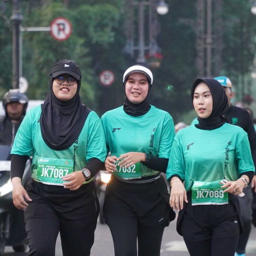 Race photo from BAUR RUN 2025