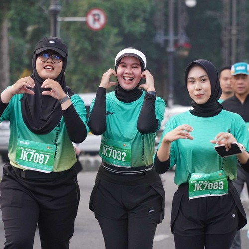 Race photo from BAUR RUN 2025