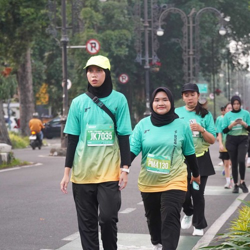 Race photo from BAUR RUN 2025