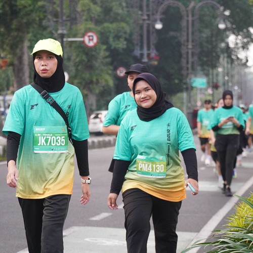 Race photo from BAUR RUN 2025