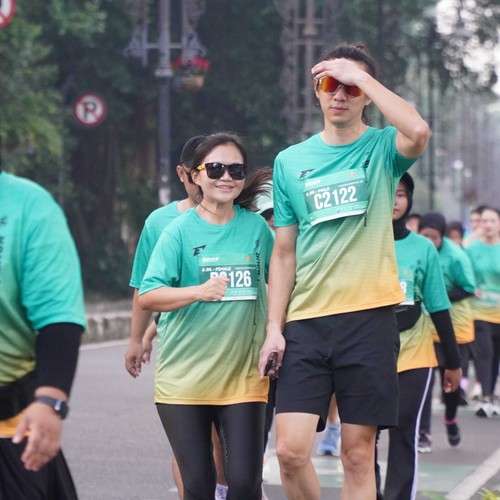Race photo from BAUR RUN 2025