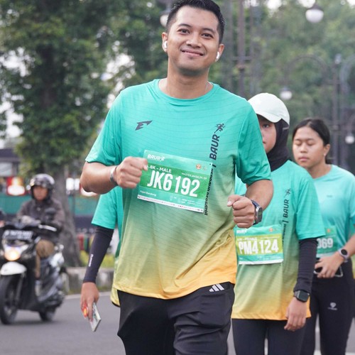 Race photo from BAUR RUN 2025