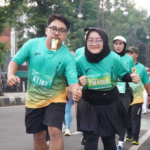 Race photo from BAUR RUN 2025