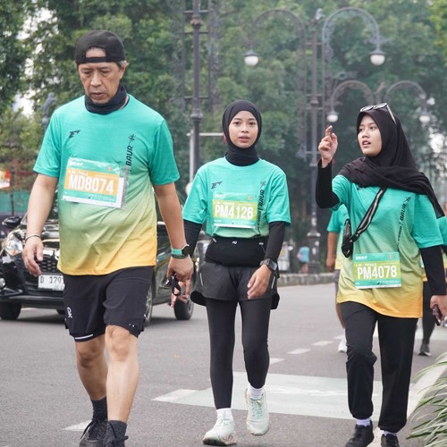 Race photo from BAUR RUN 2025
