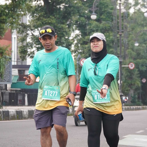 Race photo from BAUR RUN 2025