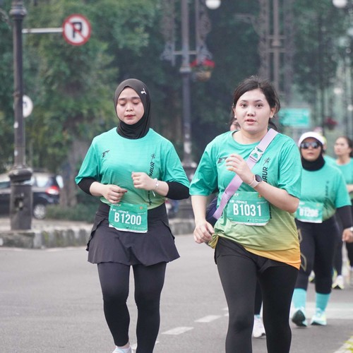 Race photo from BAUR RUN 2025