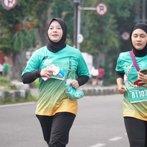 Race photo from BAUR RUN 2025