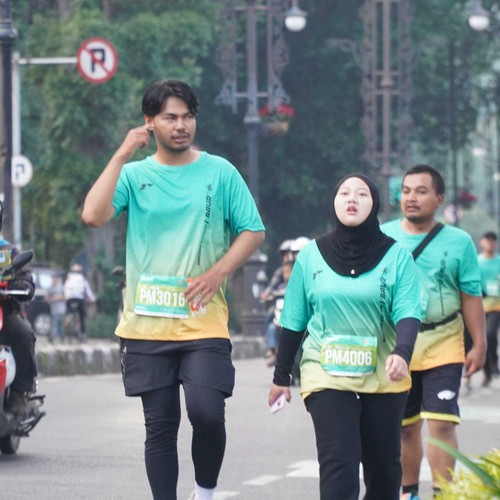 Race photo from BAUR RUN 2025