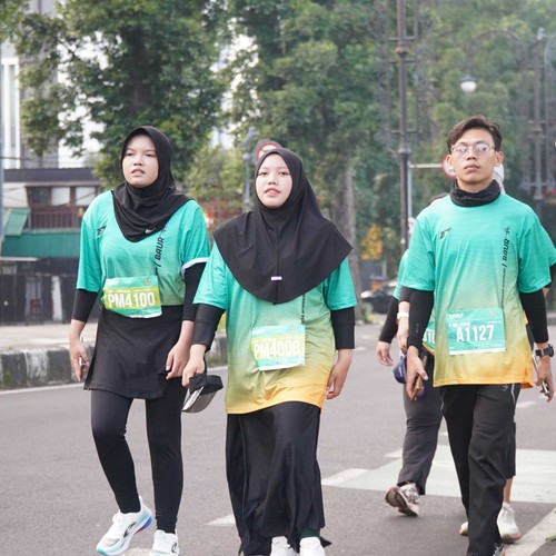 Race photo from BAUR RUN 2025
