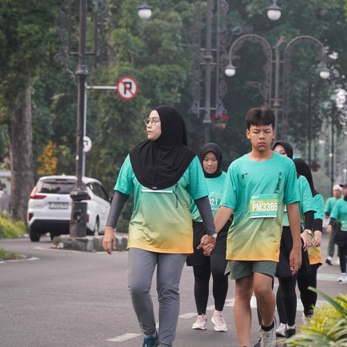 Race photo from BAUR RUN 2025