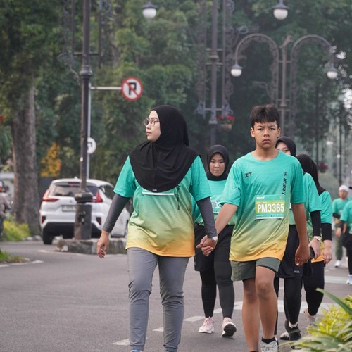 Race photo from BAUR RUN 2025