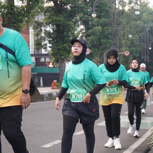 Race photo from BAUR RUN 2025