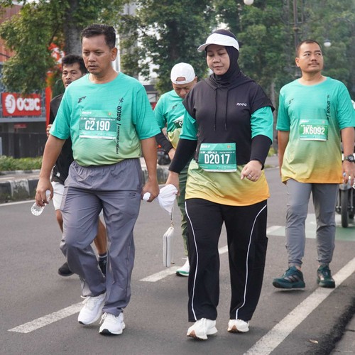Race photo from BAUR RUN 2025