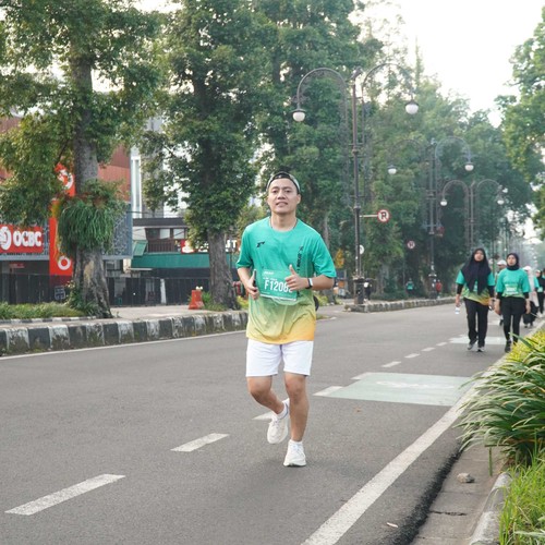 Race photo from BAUR RUN 2025