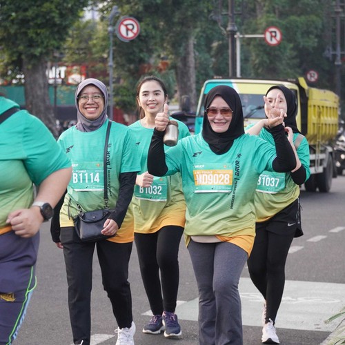 Race photo from BAUR RUN 2025