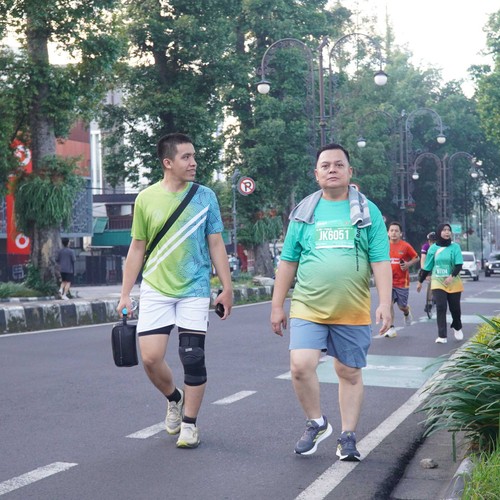 Race photo from BAUR RUN 2025