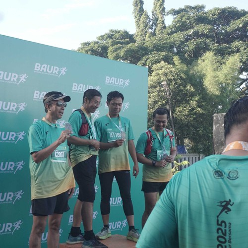 Race photo from BAUR RUN 2025