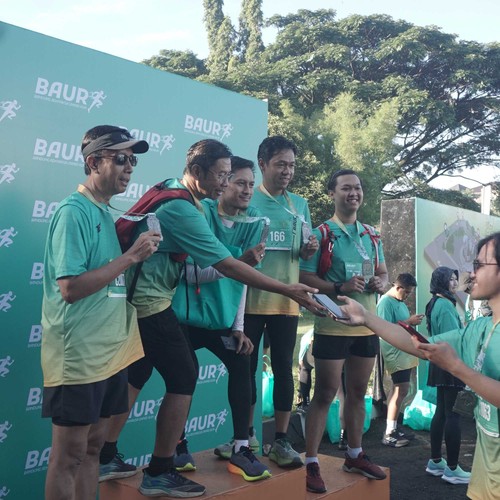 Race photo from BAUR RUN 2025