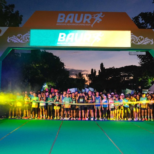 Race photo from BAUR RUN 2025