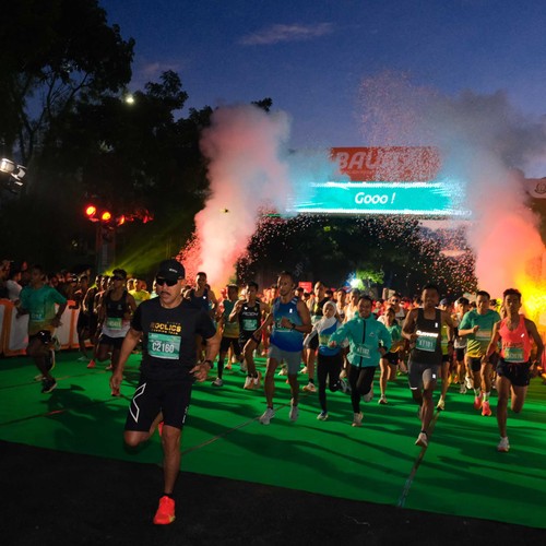 Race photo from BAUR RUN 2025