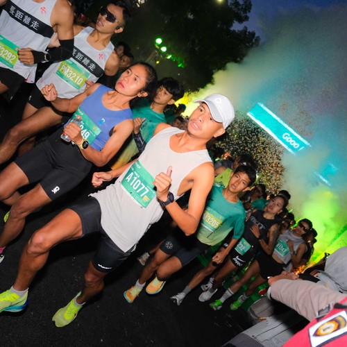Race photo from BAUR RUN 2025