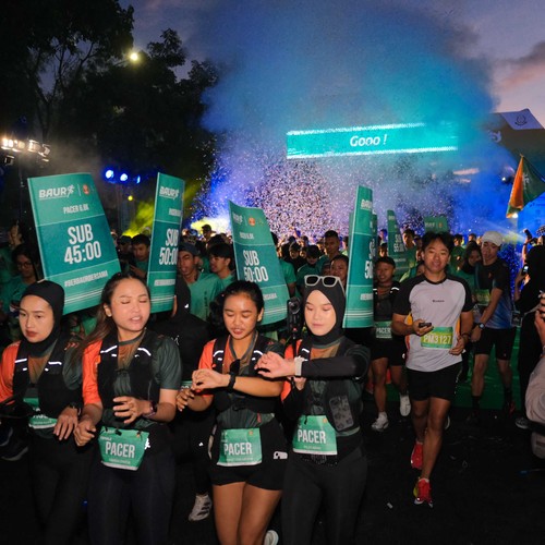 Race photo from BAUR RUN 2025