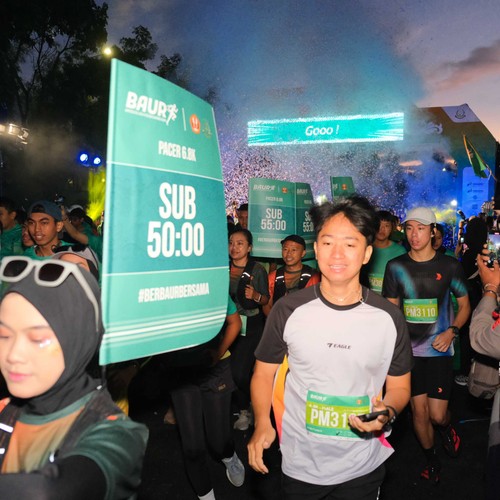 Race photo from BAUR RUN 2025
