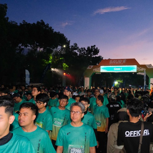 Race photo from BAUR RUN 2025