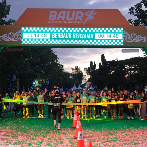 Race photo from BAUR RUN 2025