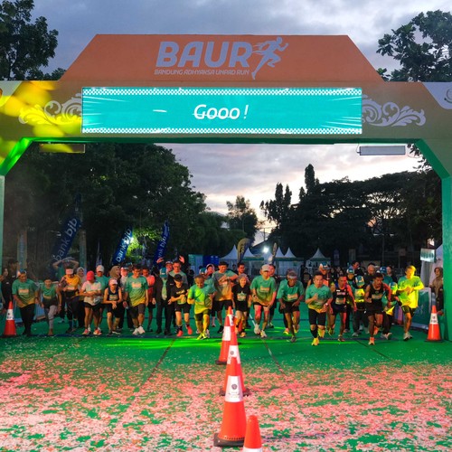 Race photo from BAUR RUN 2025
