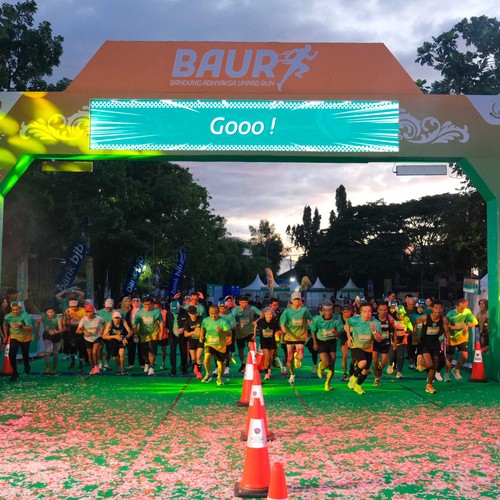 Race photo from BAUR RUN 2025